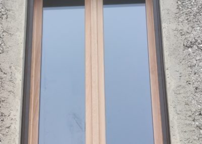 Fenêtre bois et volet roulant solaire