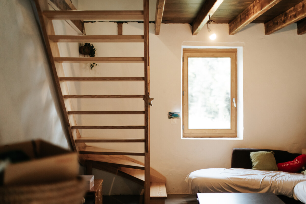 Escalier et fenêtre bois