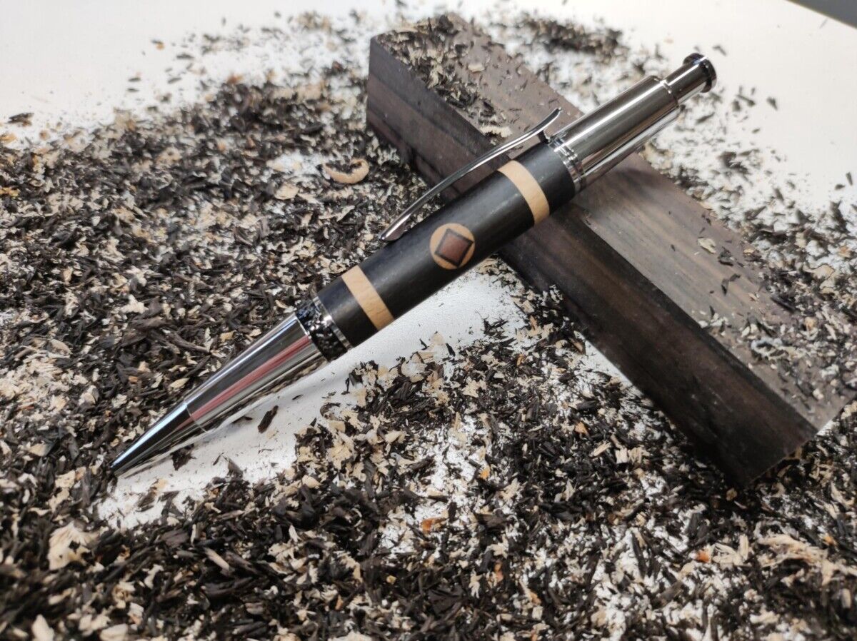 Travaux d'ébéniste, stylo bille en bois
