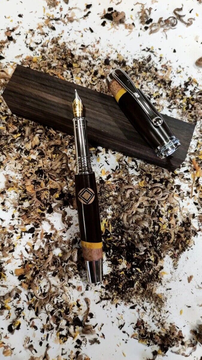 Stylo plus fabriqué par Yannick Montfollet